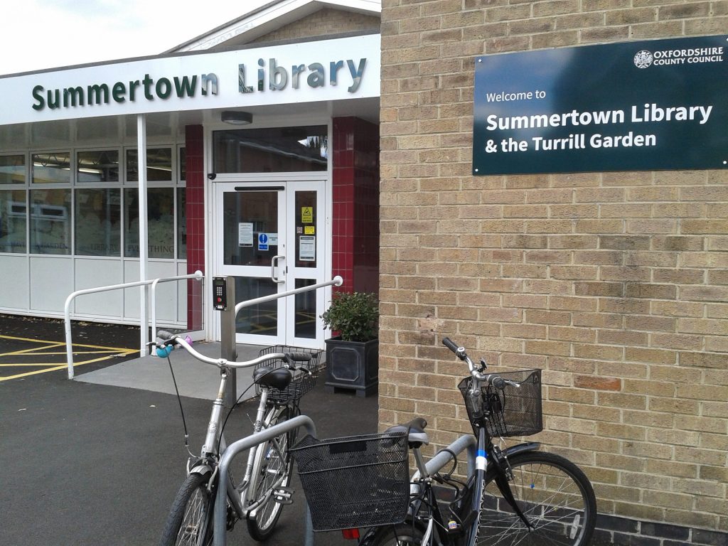 The Summertown library in Oxford with the Sculpture Garden situated behind it (photo: 2018-09-13 15.45.12)