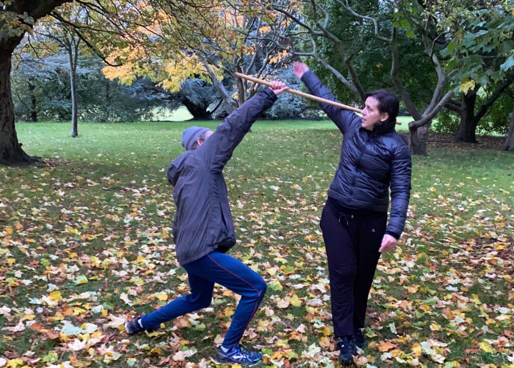 Becoming Gentleness : composition session at Oxford Contact Dance in University Parks, Oxford (UK) on 14 October 2020. Photo: Fiona Bennett.